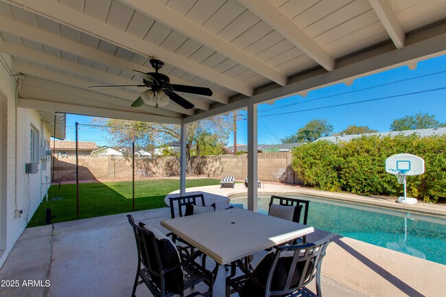 Building Photo - 5110 E Verde Ln