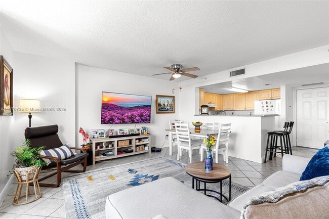 Building Photo - 3000 Coral Wy