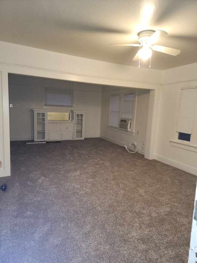 Building Photo - Charming 2 Bedroom 1 bathroom Downtown Modesto Home