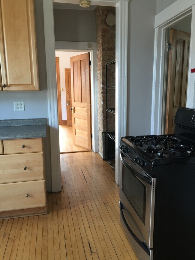 Building Photo - 3448 W Drummond Pl