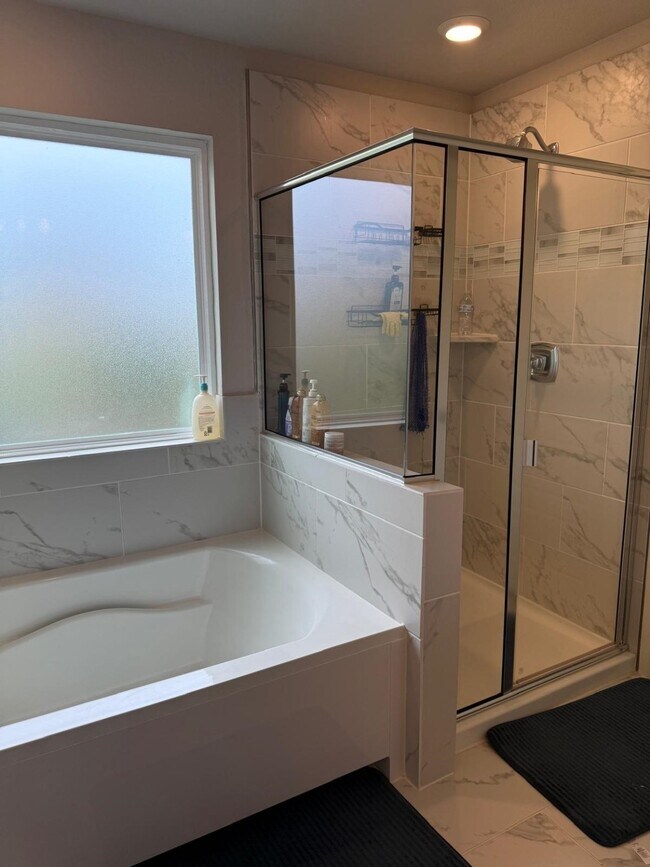 Building Photo - 740 Ft Leonard