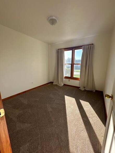 Building Photo - 30647 Ashwood Dr