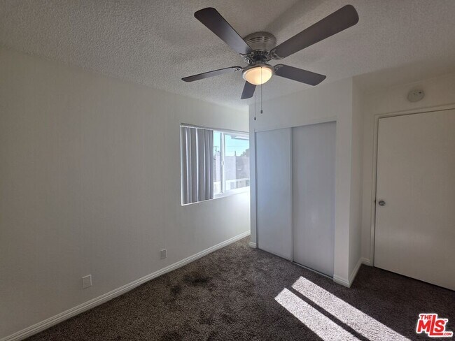 Building Photo - 11716 Oxford Ave