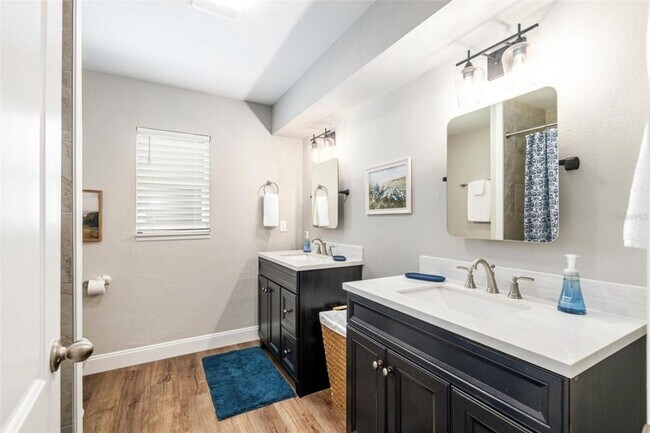 Building Photo - 4530 SE 14th St