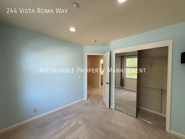Building Photo - 244 Vista Roma Way