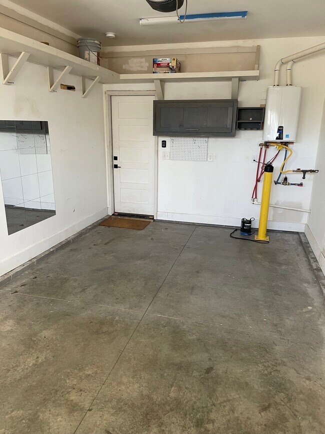 Building Photo - 368 Glenrose Ave