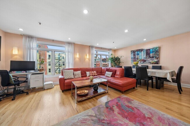 Building Photo - 331 Jefferson St