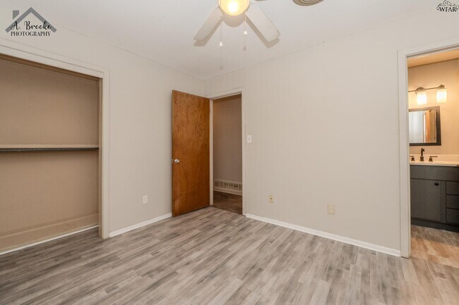 Building Photo - 109 Highland Dr