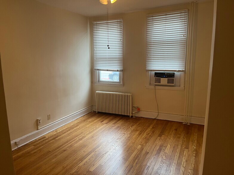 Bedroom - 246 S Exeter St