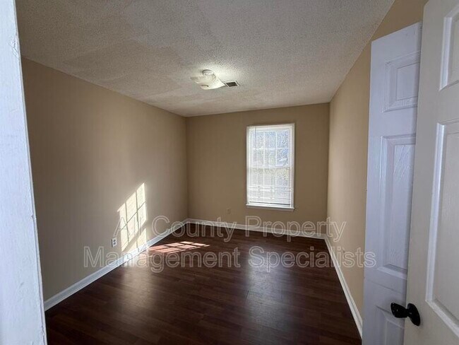 Building Photo - 313 Thornridge Rd