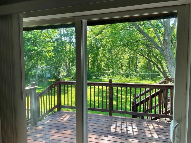 Kitchen looks out over wooded area - 2924 56th St