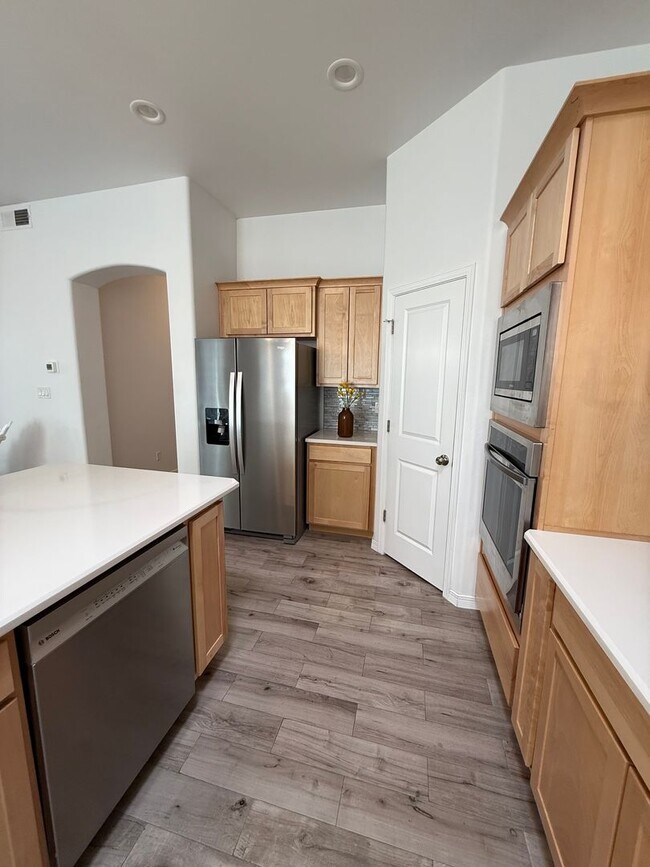 Building Photo - Beautiful home in Sonoma Springs! 4bed, 2.5 baths