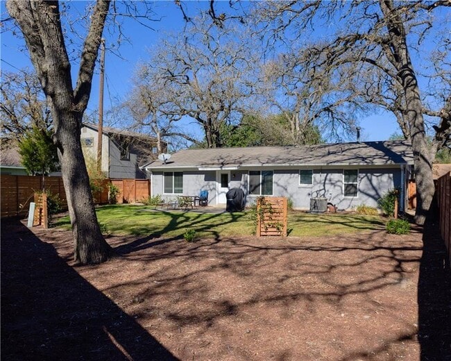 Building Photo - 2505 Rogge Ln