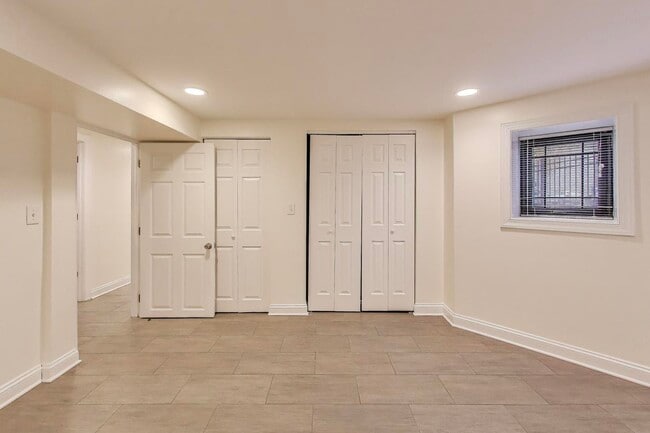 Building Photo - 3901 N Hamilton Ave