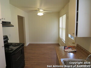Building Photo - 419 Anton Dr