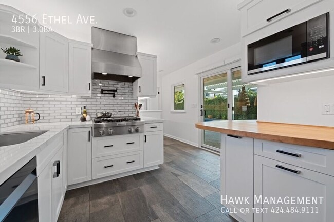 Building Photo - 4556 Ethel Ave