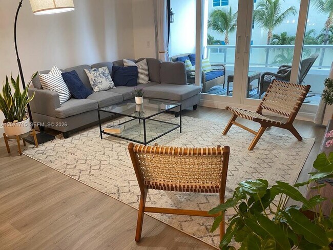 Building Photo - 5005 Collins Ave