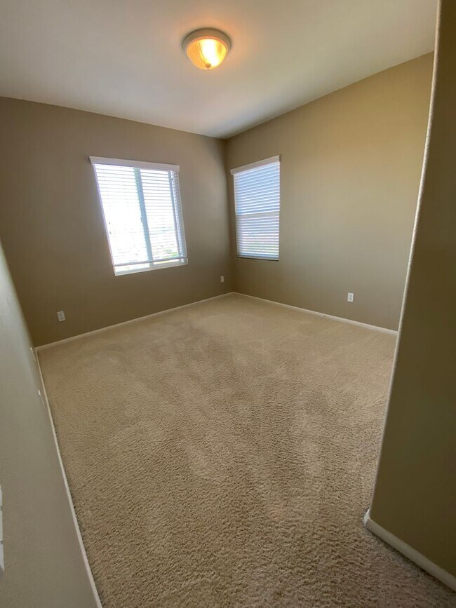 Building Photo - 5 bedroom home in Morgan Hill