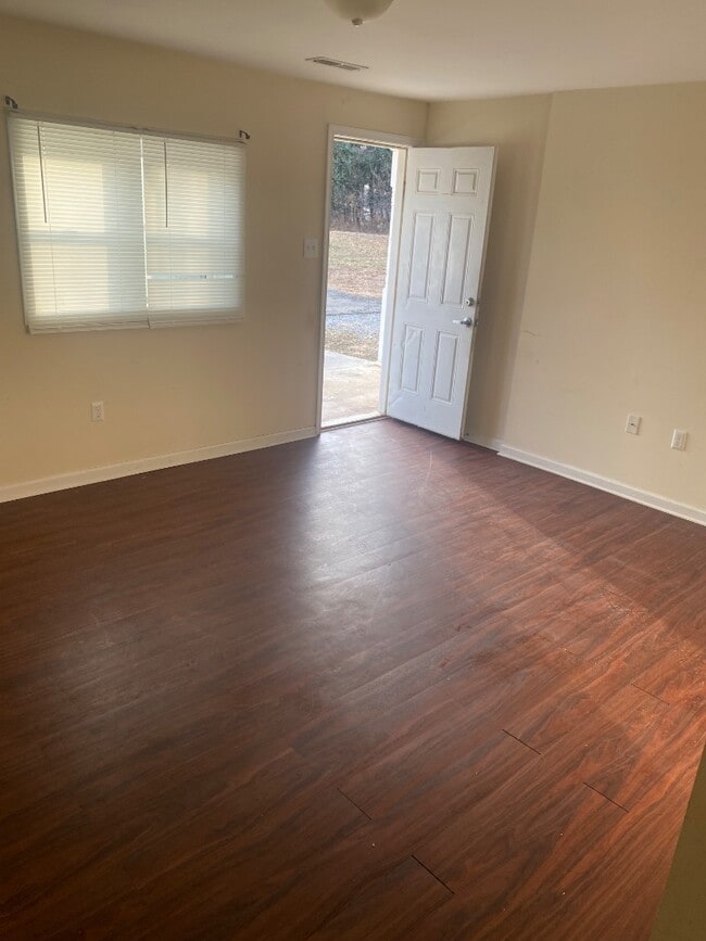 Building Photo - 1810 Ozone Ct