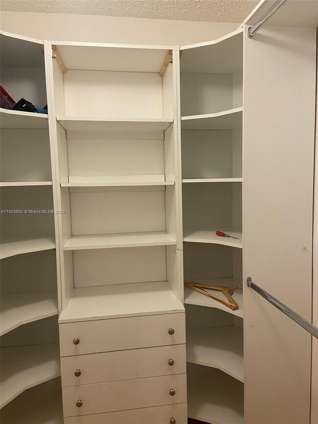 Building Photo - 21160 Mainsail Cir