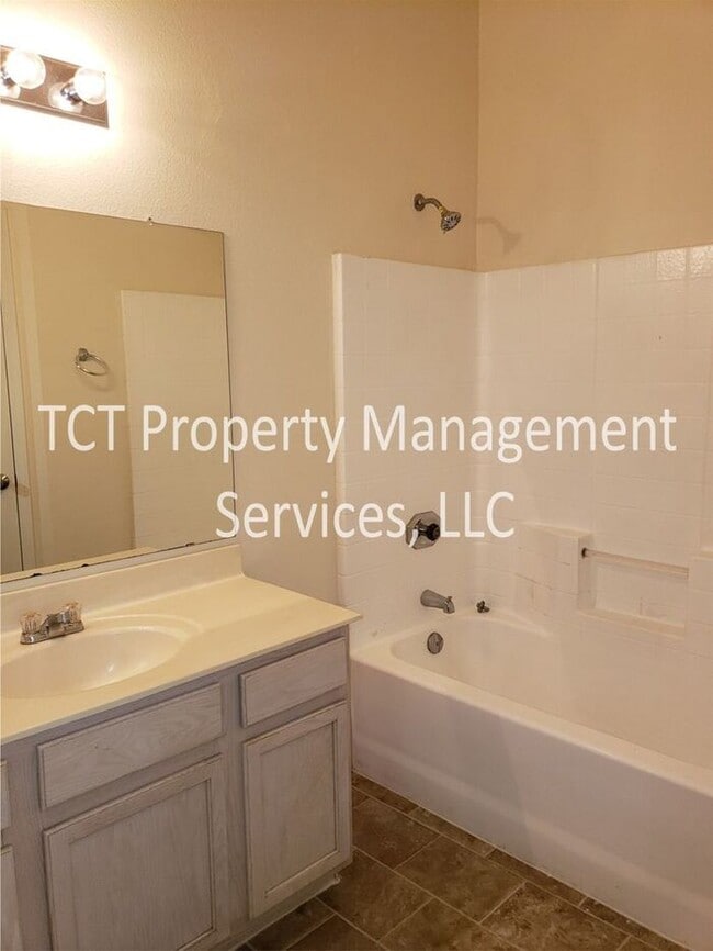 Building Photo - Cozy Two Bedroom Condo in Chandler!