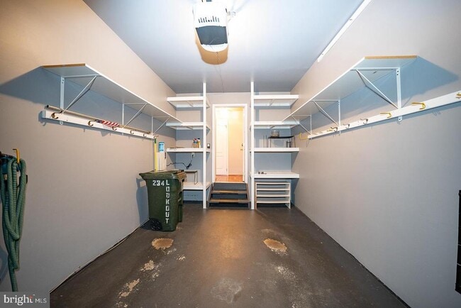 Building Photo - 234 Lookout Pl