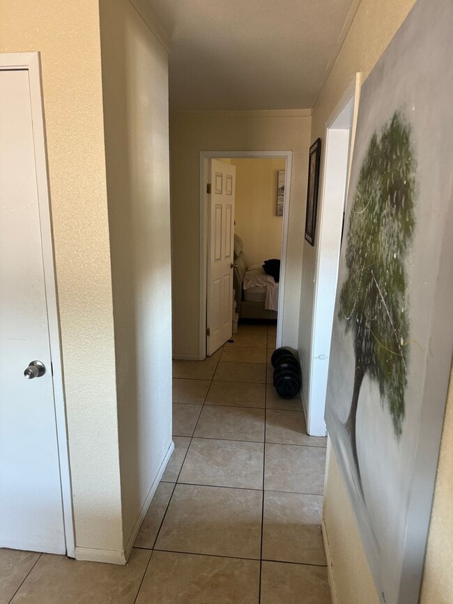 Building Photo - 2 bedrooms 1 bath apartment in El Cajon