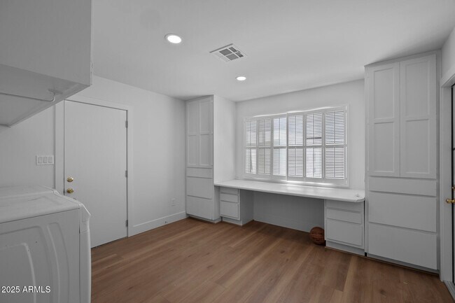 Building Photo - 10848 N 66th St