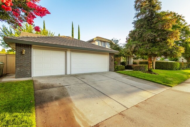 Building Photo - 11859 S Carson Way