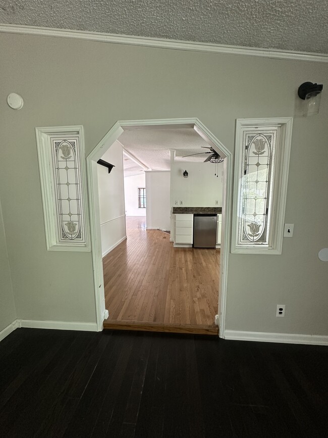 Building Photo - 5 Grays Hill Acres