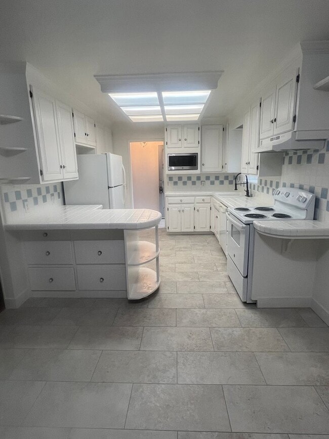 Building Photo - 3342 El Capitan Ct