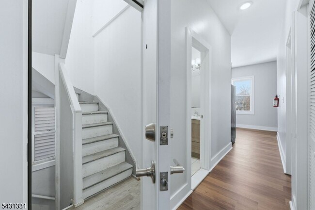Building Photo - 913 S 18th St
