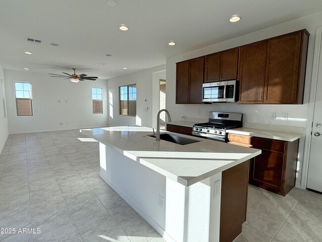 Building Photo - 3949 S Verbena