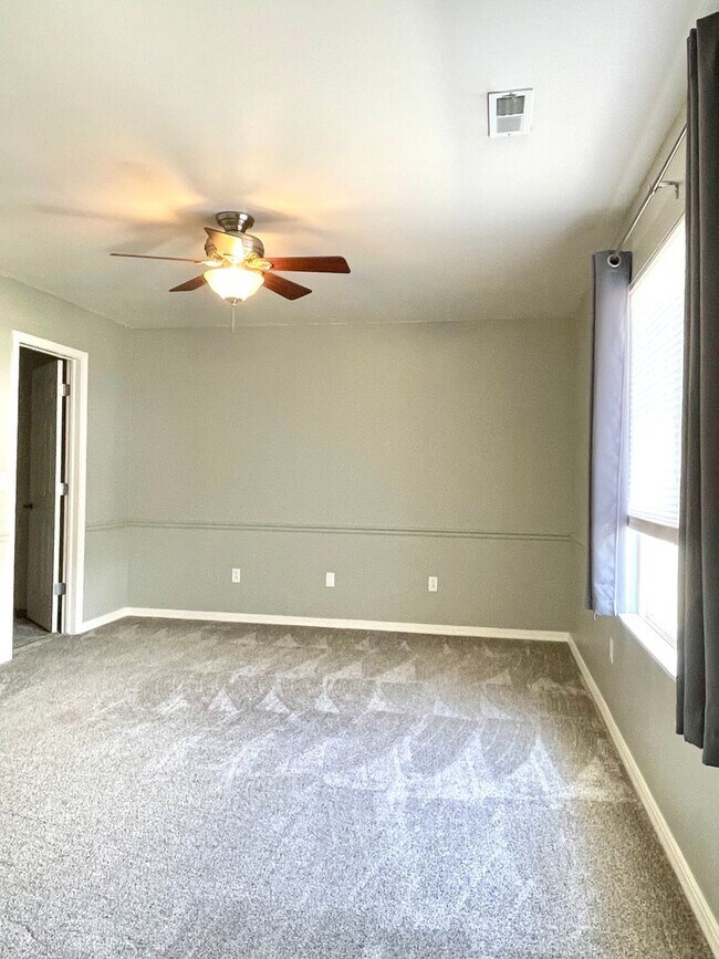 Building Photo - Spacious 3 Bed Home Near Hill AFB & I-15 – RV Parking + Fenced Yard