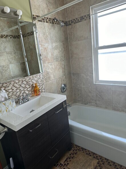 Building Photo - 26 Olcott St