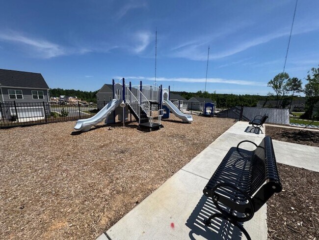 Building Photo - Renaissance at White Oak