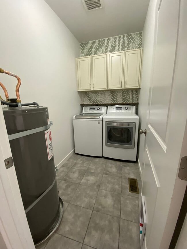 Building Photo - Nearly new 2 bedroom with garage