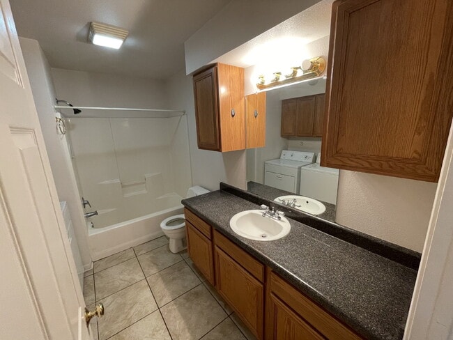 Building Photo - 2 Bed/1 Bath in Pleasanton, TX