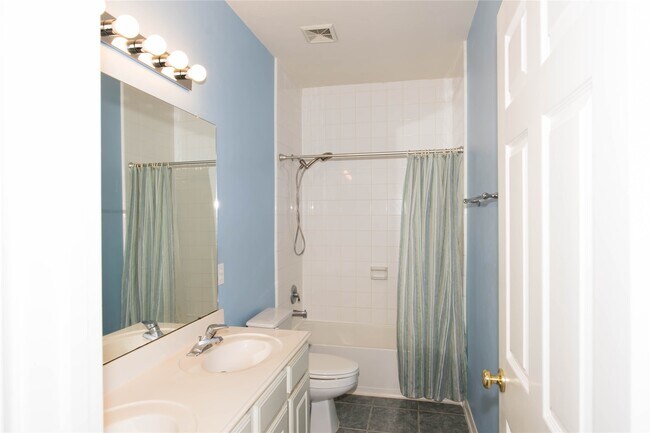 Building Photo - 9115 Sunny Ridge Dr