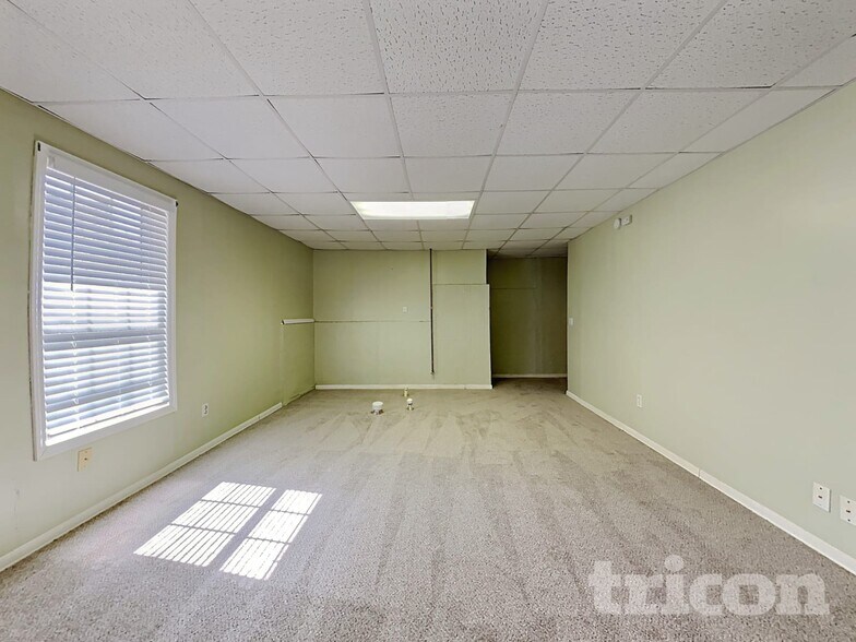 Building Photo - 1417 Stream Walk