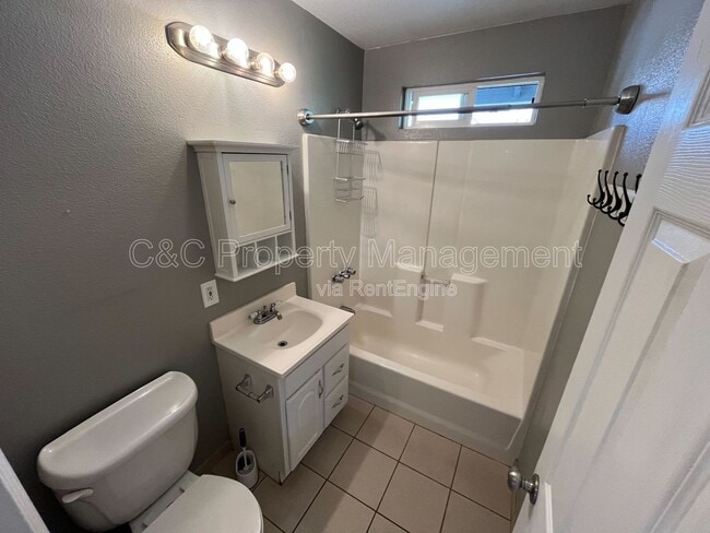 Building Photo - 35 W Emerson Ave