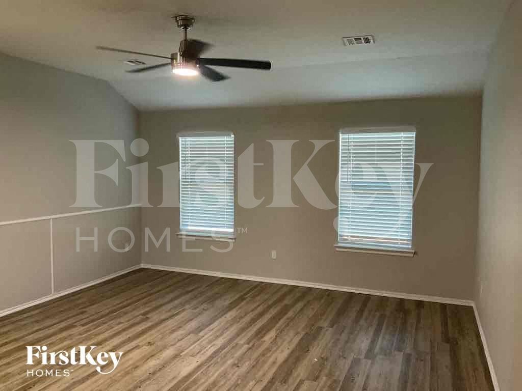 Building Photo - 1885 Bradford Pl