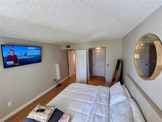 Building Photo - 4510 Overlook Dr NE
