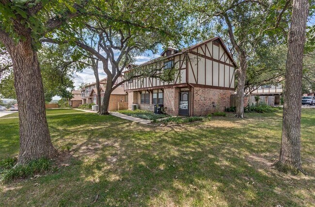 Building Photo - 3459 Greystone Dr