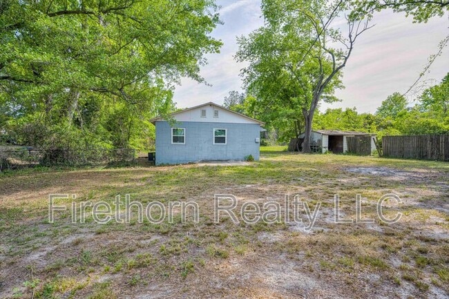 Building Photo - 2719 Meadowbrook Dr