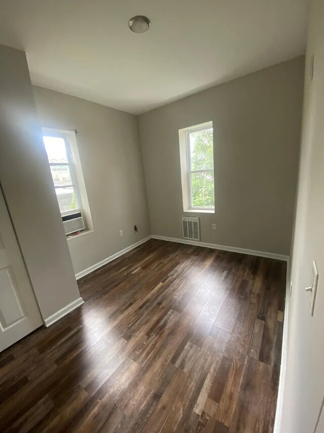 Building Photo - 1470 N 52nd St