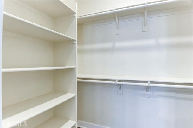 Building Photo - 535 Embrook