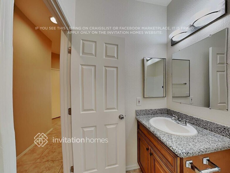 Building Photo - 4922 W Behrend Dr