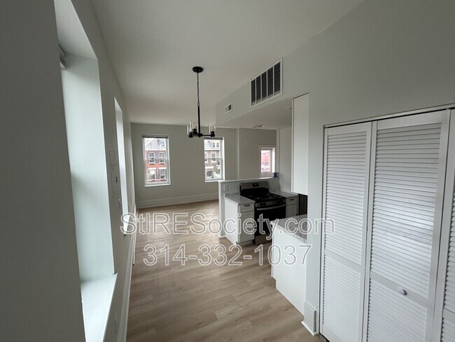 Building Photo - 3501 Pestalozzi St