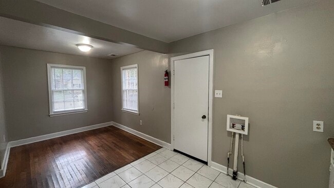 Building Photo - 899 Chatwood St